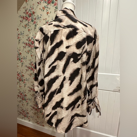 Black and cream zebra print button up blouse with tie at wrist and ruffle cuff - Picture 4 of 7